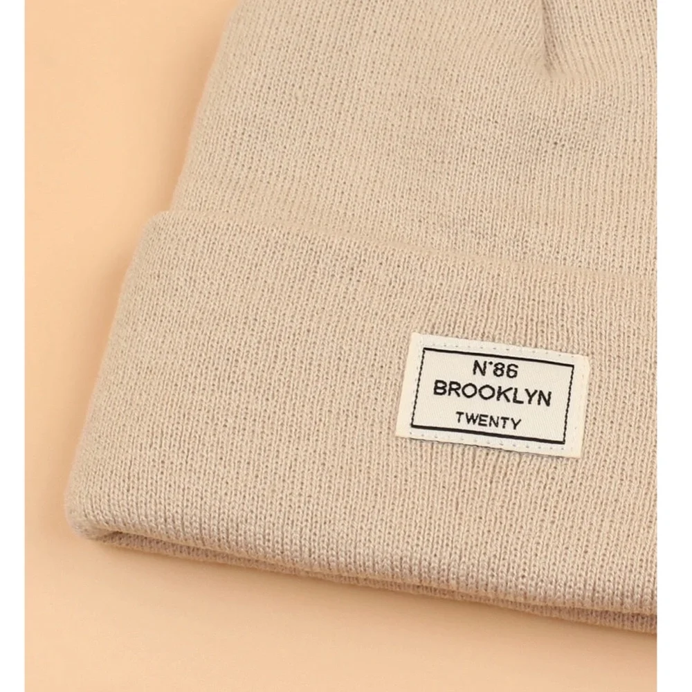 Tan / Beige Knit Beanie Hat Brooklyn Tag - Picture 4 of 6